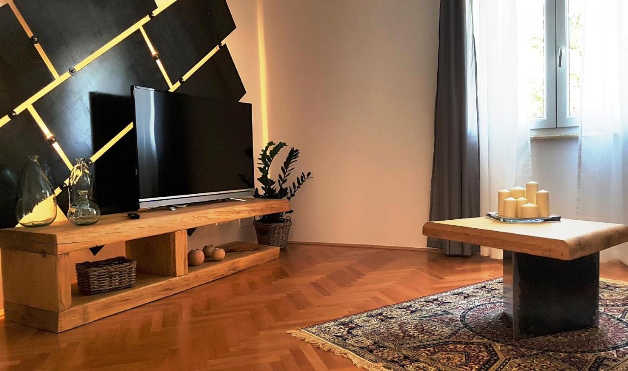 Casa Villa Carducci 罗维尼 外观 照片